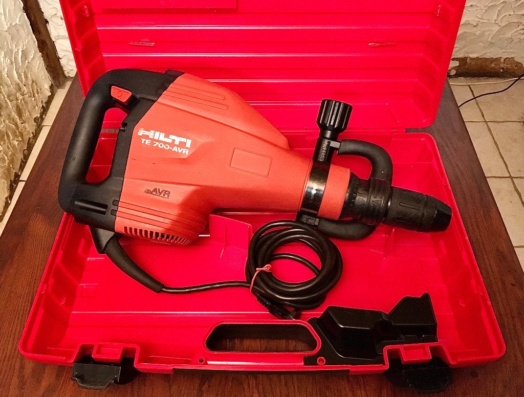 HILTI - TE 700 AVR - Professionele sloophamer, Doe-het-zelf en Bouw, Ophalen of Verzenden, Zo goed als nieuw, Boor- en/of Breekhamer
