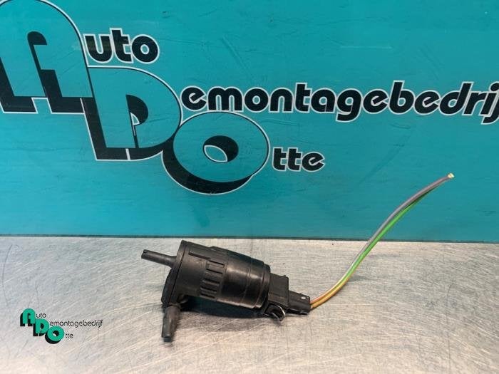 Ruitensproeierpomp voor van een Fiat Punto Evo (Punto Evo 08, Gebruikt, -, -, Ophalen of Verzenden