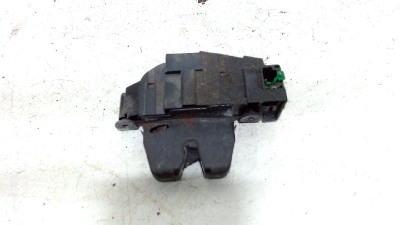 Slot mechaniek kofferdeksel achterklep elektrisch Peugeot 20, Onderdelen@venauto.nl, Van der Ven Autorecycling B.V., Ettenseweg 76, 4706 PB Roosendaal, The Netherlands