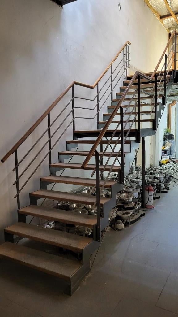 Escalier droit avec palier intérmédiaire, Doe-het-zelf en Bouw, Ladders en Trappen, Gebruikt, Trap, 2 tot 4 meter, Ophalen