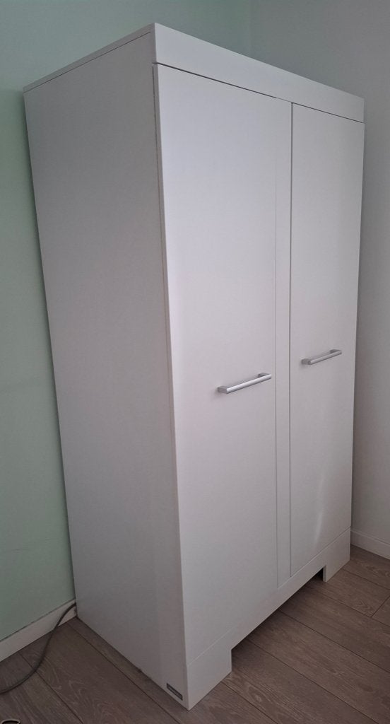 Mooie ruime kleerkast - strak - wit, Ophalen, Met deur(en), Gebruikt, 100 tot 150 cm