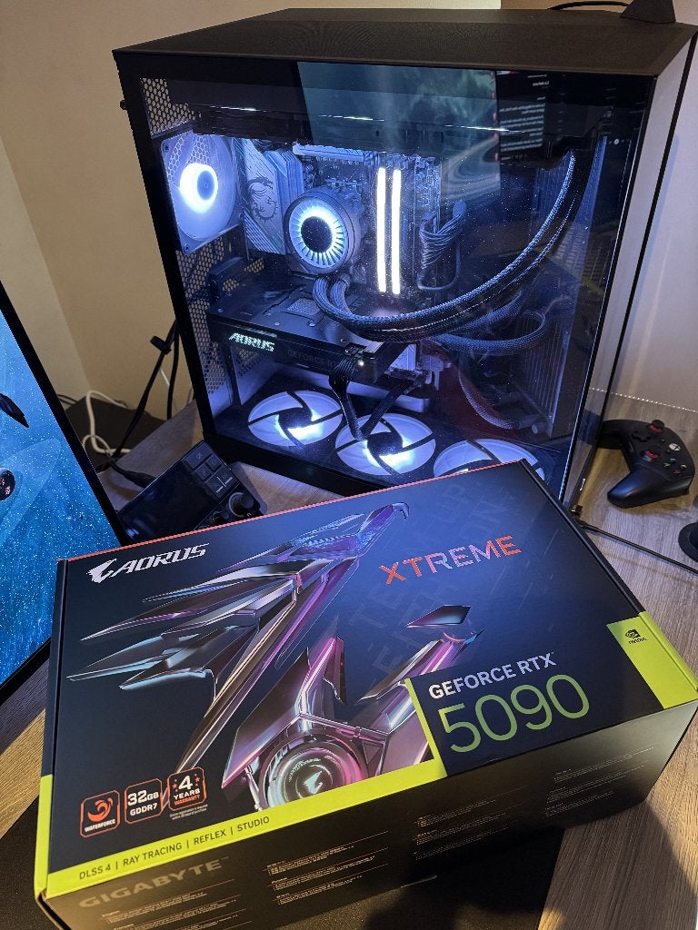 Gigabyte AORUS GeForce RTX 5090 XTREME WATERFORCE 32G, Ophalen, Gebruikt, Overige soorten, HDMI