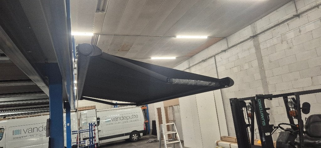 Zonnescherm b50, Tuin en Terras, Ophalen, Elektrisch, Zo goed als nieuw, 150 tot 300 cm