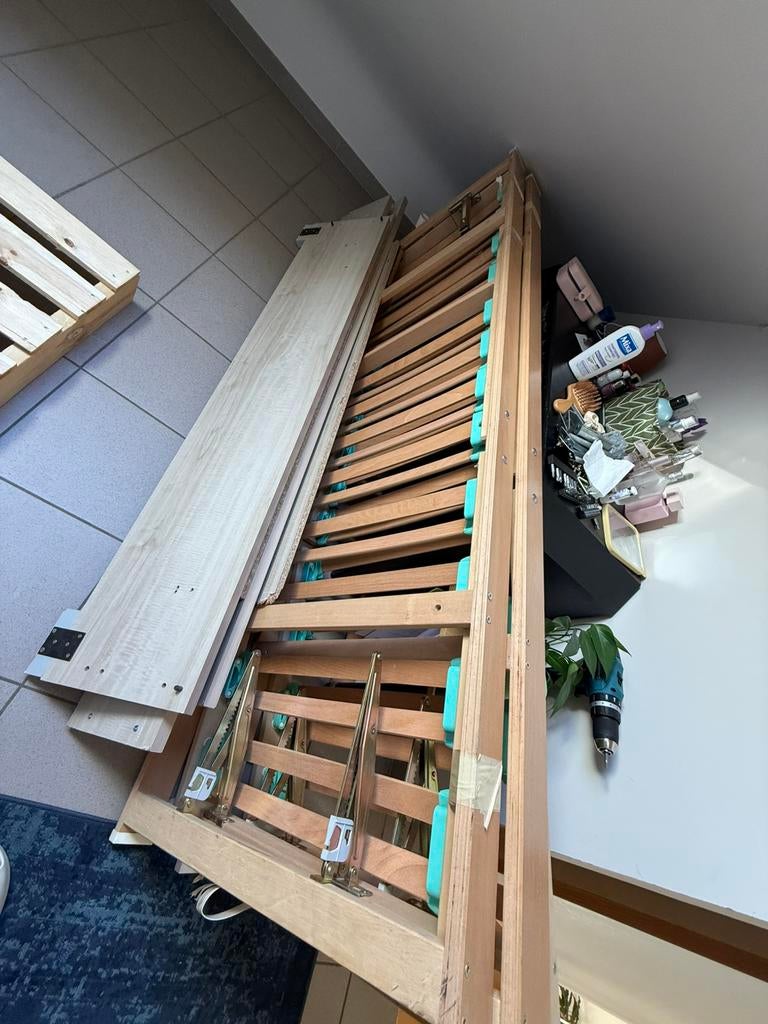 Deux cadres de lit à vendre — 90 x 200 cm, Enlèvement, Comme neuf, Deux personnes, 200 cm