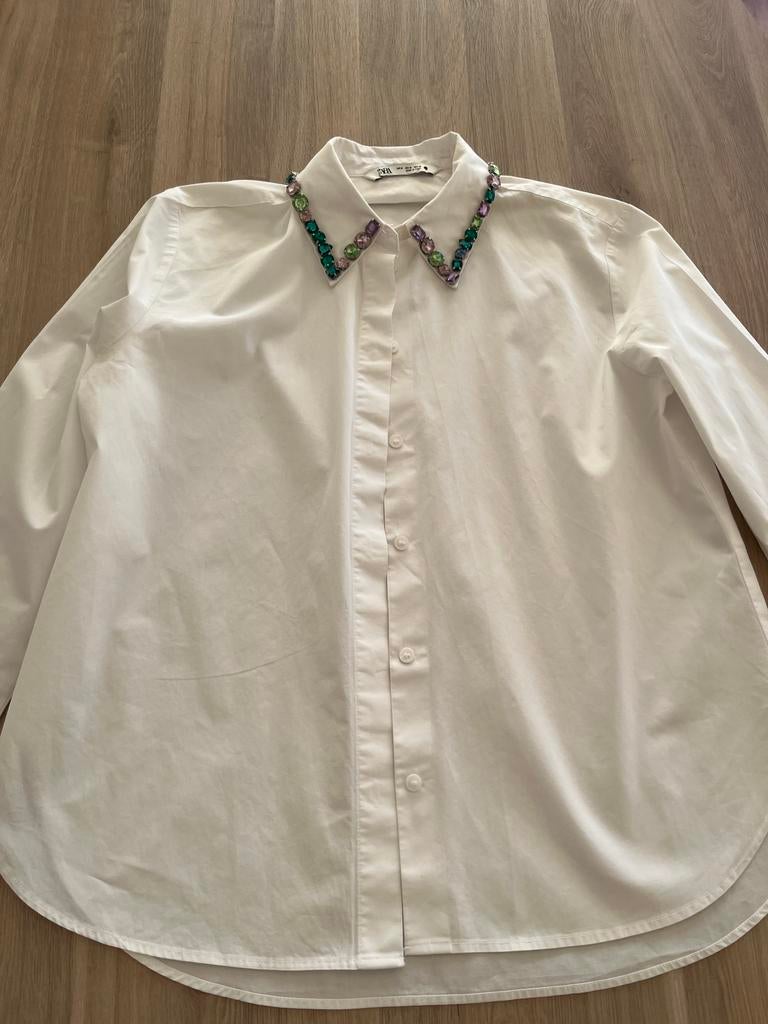 Mooie witte blouse van Zara met parels, Kleding | Dames, Blouses en Tunieken, Ophalen of Verzenden, Zo goed als nieuw