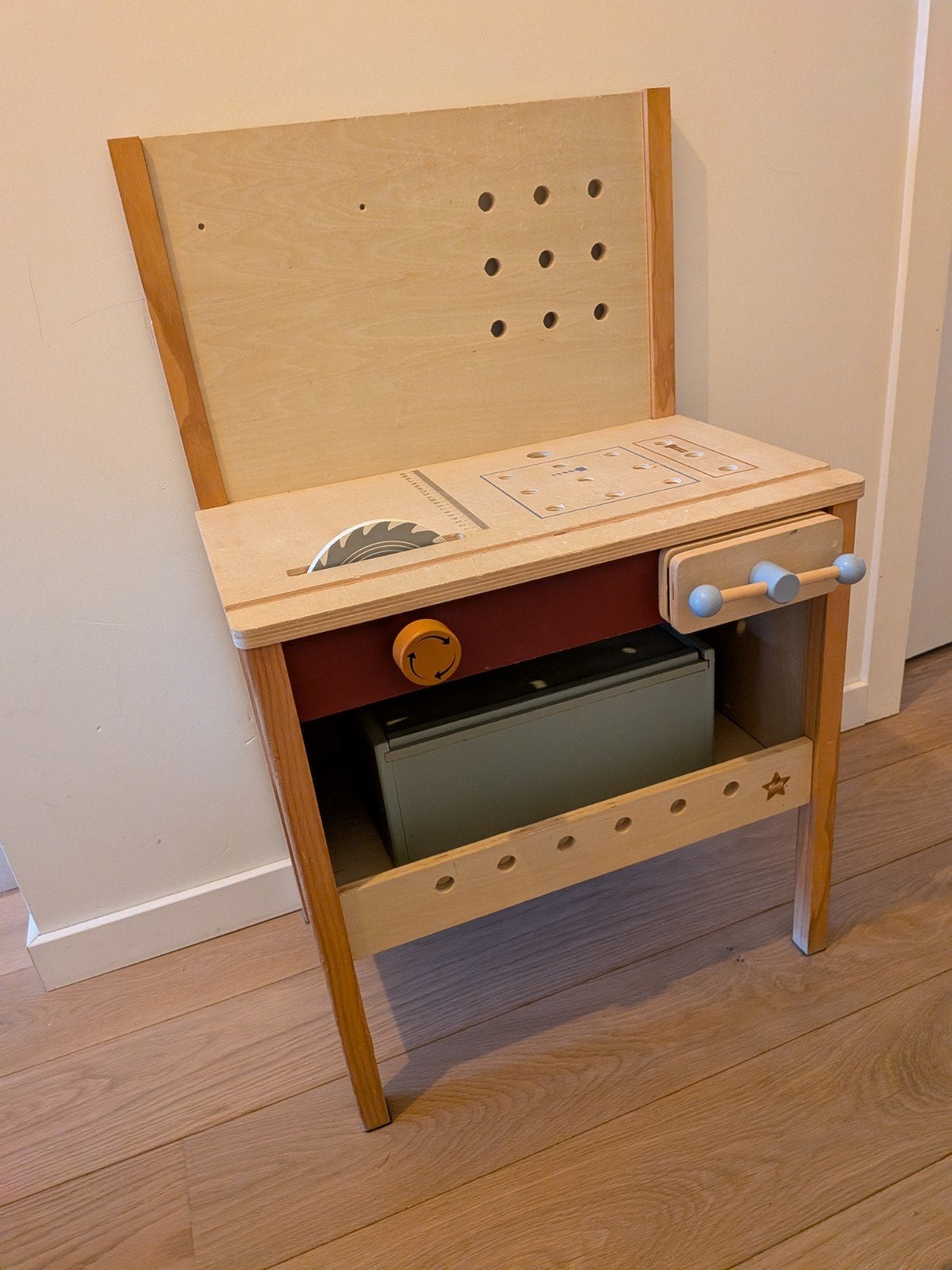 Werkbank kids concept + Gereedschapkoffer Zara home, Kinderen en Baby's, Speelgoed | Houten speelgoed, Ophalen, Gebruikt, Meubelstuk of Keukentje