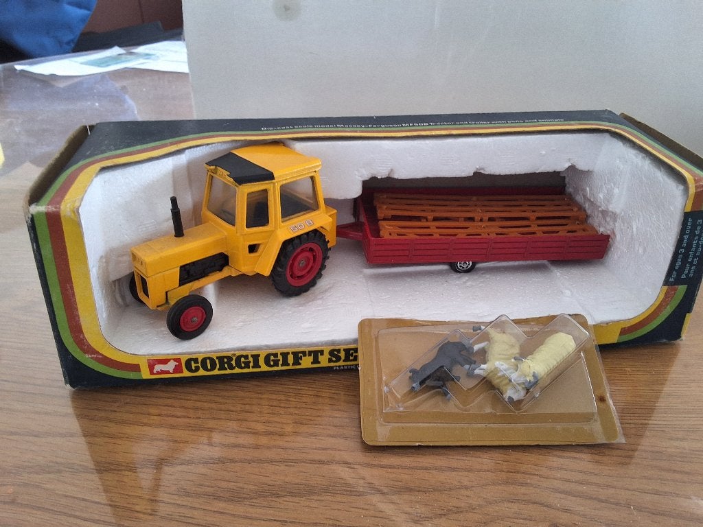 Coffret cadeau Corgi 5 tracteur et remorque, Enlèvement ou Envoi, Utilisé, Tracteur et Agriculture, Corgi