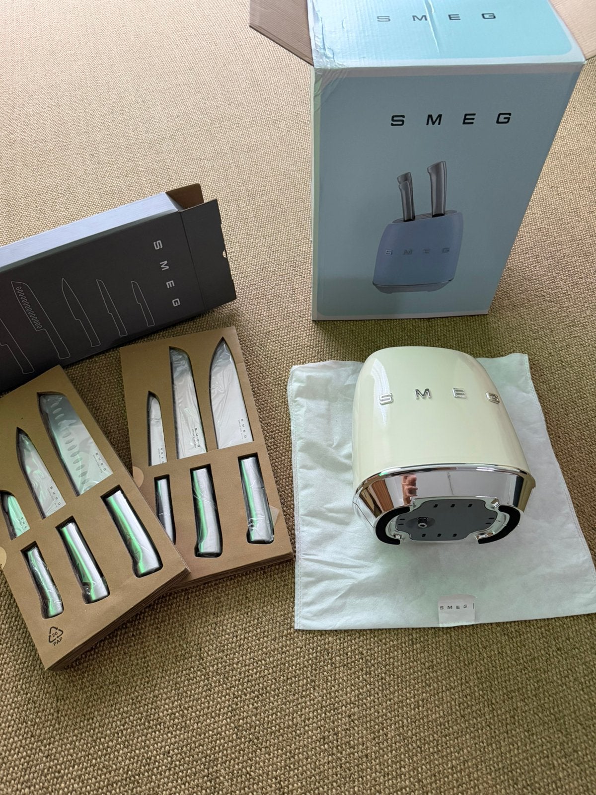 Smeg KBSF02CR — Crèmekleurig messenblok met 6 messen, Bestekset, Keukenmes, Nieuw, Ophalen of Verzenden