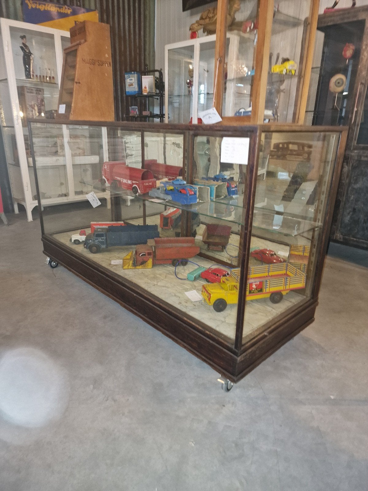 Vitrine de comptoir, Enlèvement
