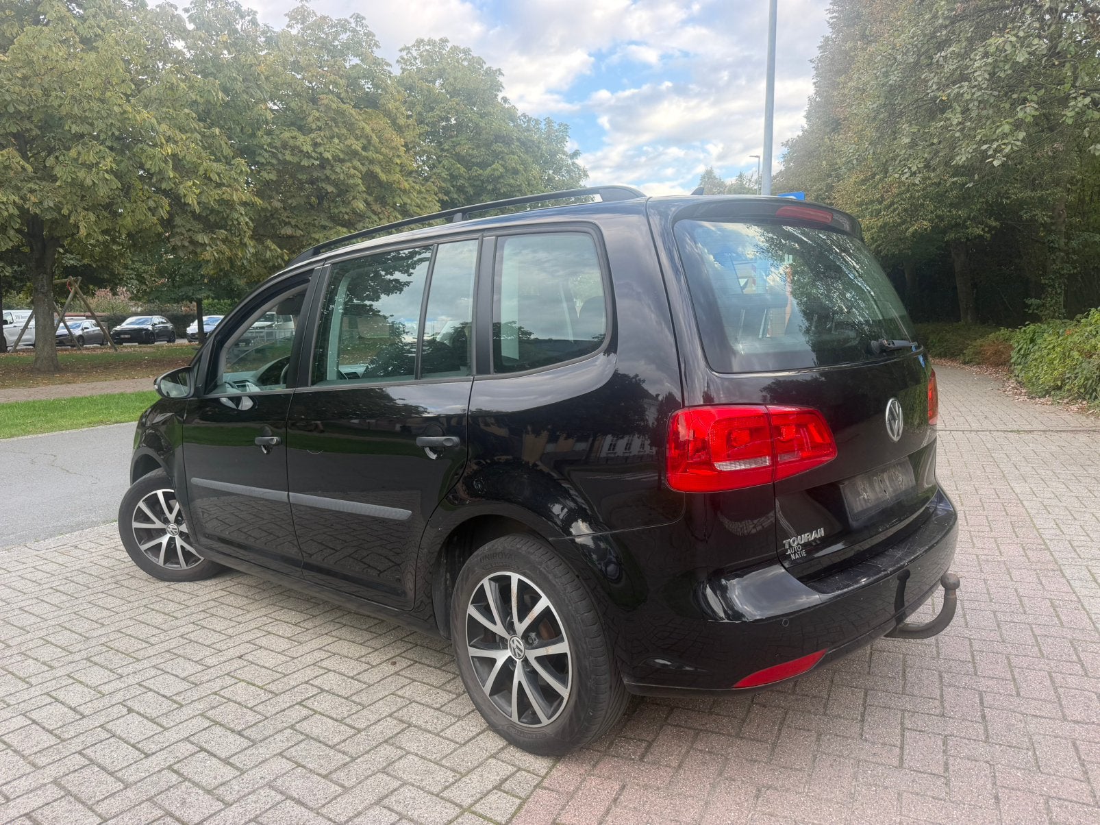 Volkswagen Touran 1.2 Benzine – 7 pl - airco, Bedrijf, Handgeschakeld, https://public.car-pass.be/vhr/2203e332-8081-41f7-b67f-8e47154d6e9d