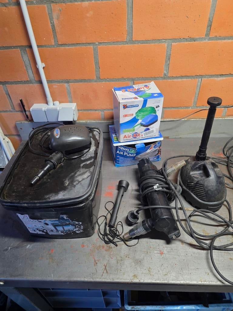 Pomp filter en uv lamp , perfect voor kleine vijver opstart, Ophalen of Verzenden