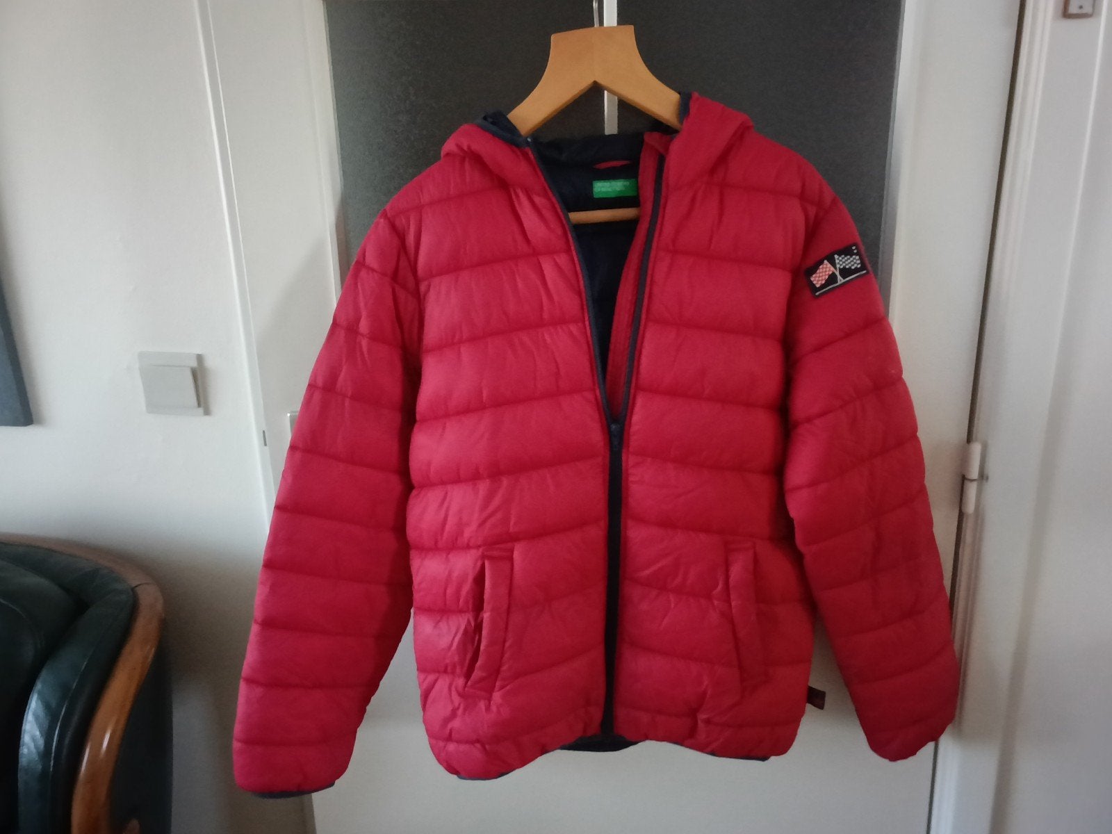 blouson Benetton taille 170 a venir chercher, Vêtements | Hommes, Vestes | Hiver, Enlèvement, Porté