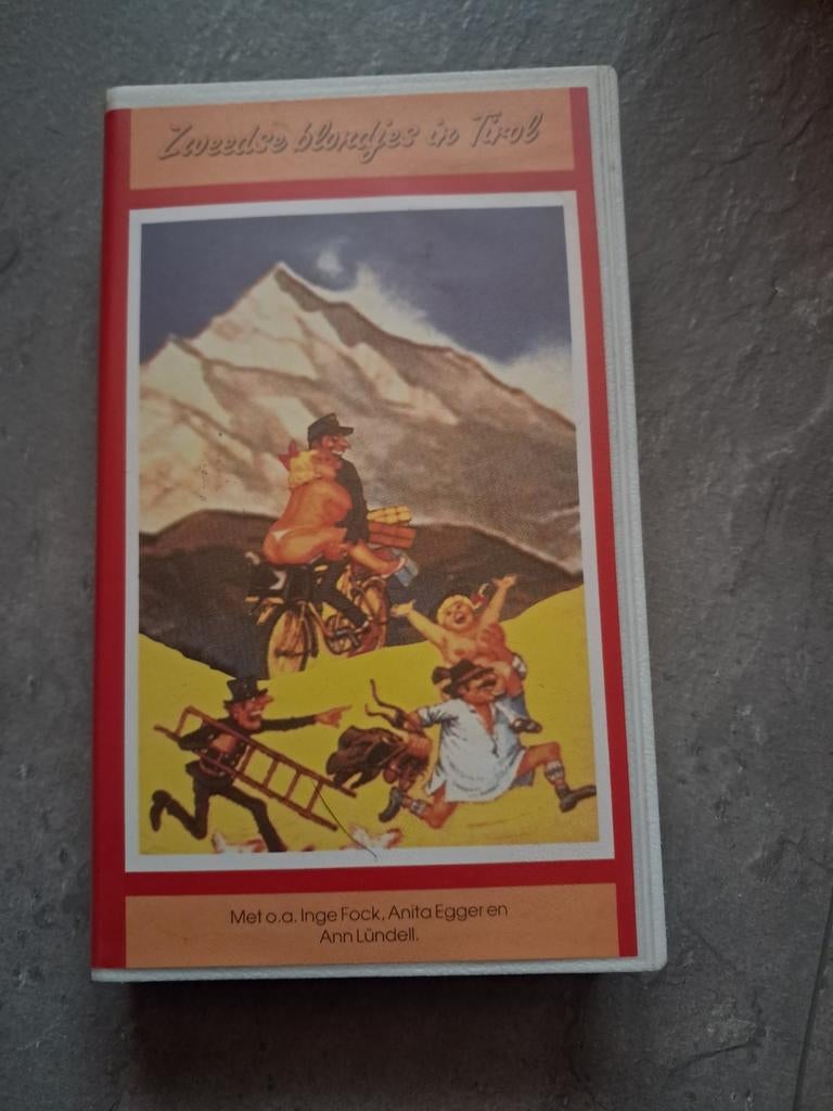 VHS: Zweedse blondjes in Tirol, Ophalen