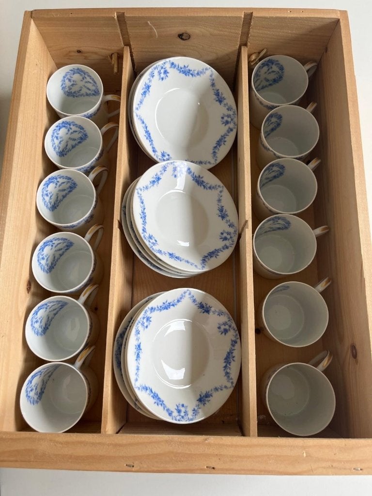 Service à café 12 pièces en porcelaine Limoges, Neuf, Service complet, Enlèvement, Autres styles