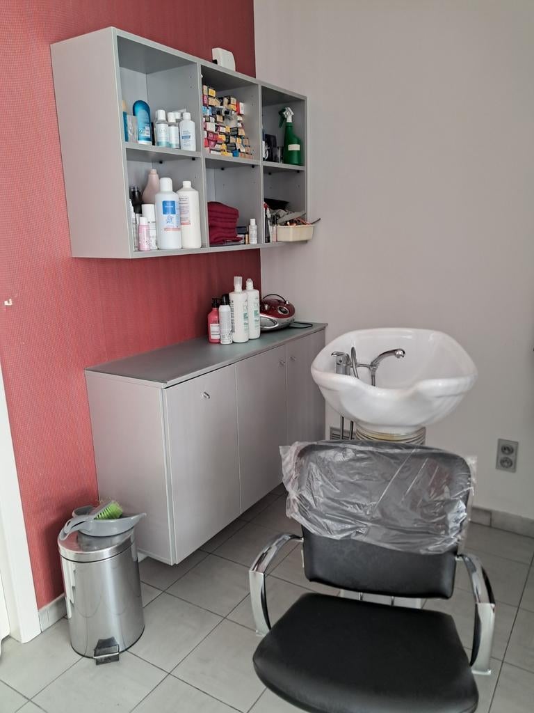 Kapsalon meubels inrichting, Diensten en Vakmensen