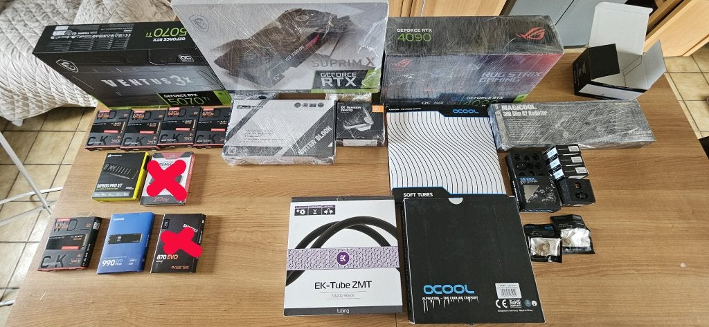 RTX 5070 ti +3070+5 SSD 2 TB +2x4 TB + LOT waterkoeling, Ophalen, Nieuw, Overige soorten