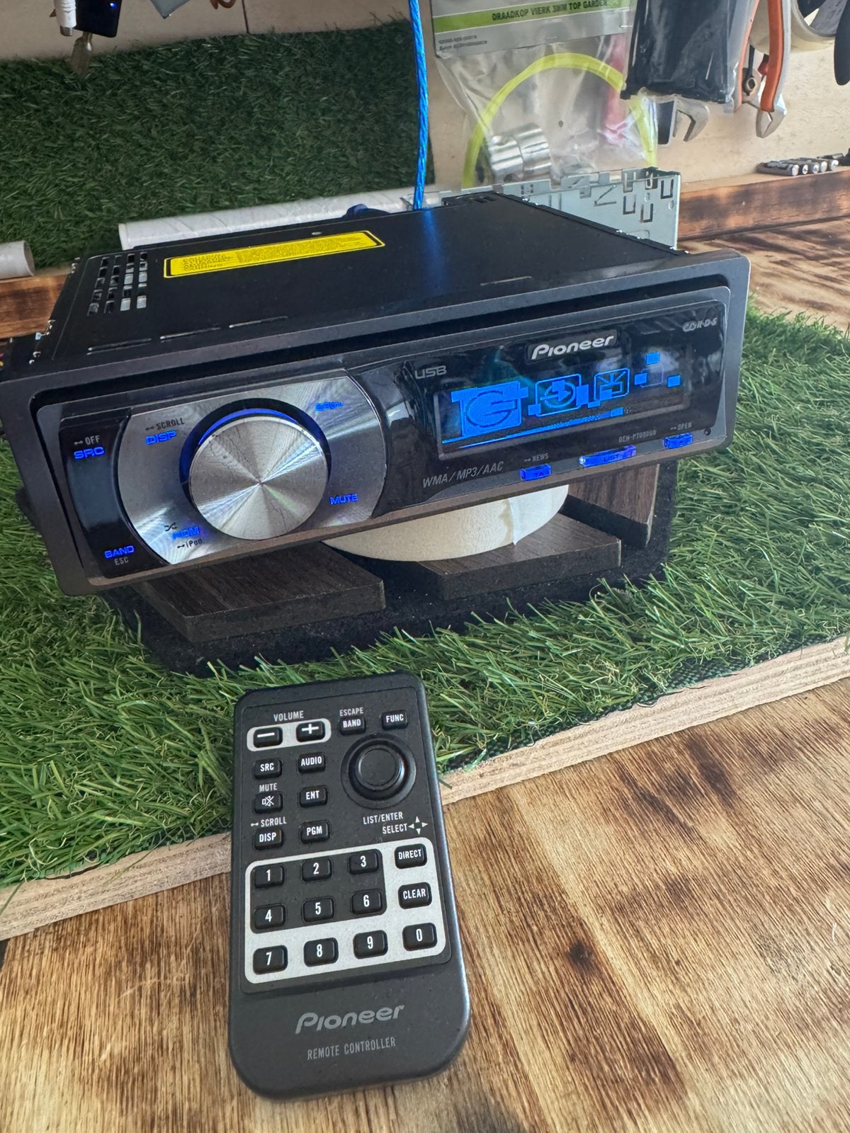 Pioneer CD-speler, compleet met afstandsbediening.(7000UB), Auto diversen, Autoradio's, Ophalen of Verzenden, Zo goed als nieuw