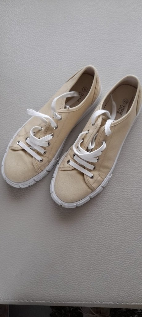 Beige sportschoenen,textiel,met veters,Coco bella,maat:40., Kleding | Dames, Zo goed als nieuw, Sportschoenen, Beige, Coco bella