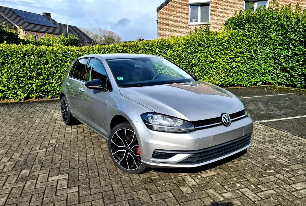 VW golf 7 - Distribution neuve - look sportif - aucun frais, Autos, Volkswagen, Rouge, Achat, Euro 6, 81 kW