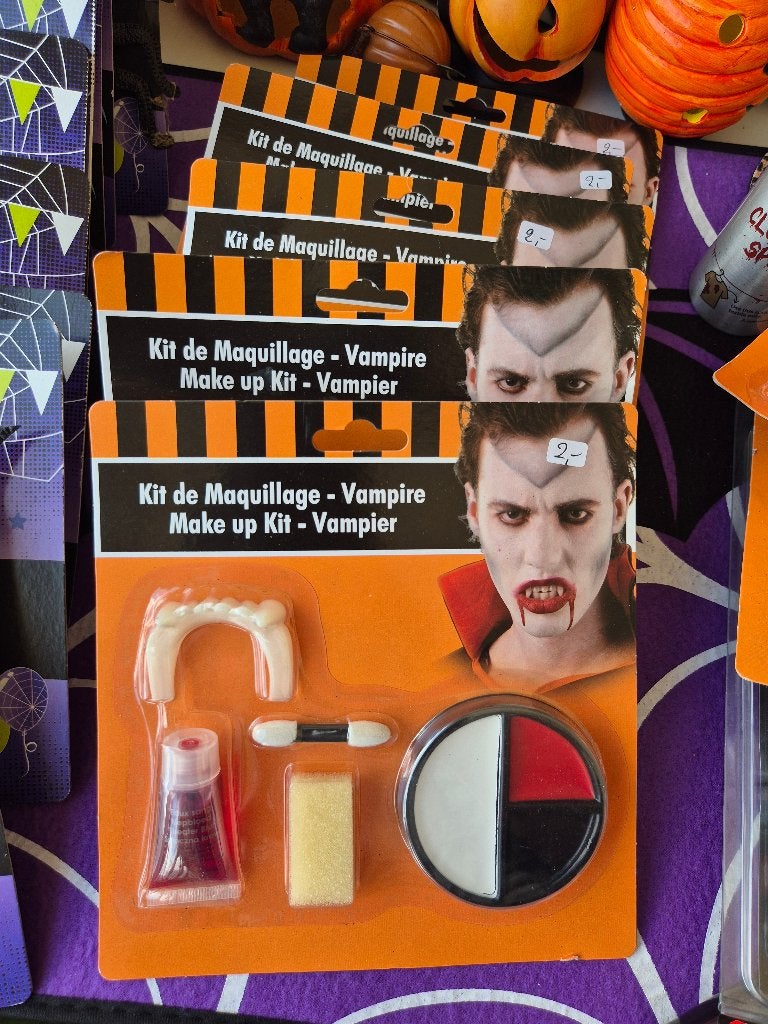 Halloween schmink -  bloed - tanden Geel Brussel Putte, Ophalen of Verzenden, Nieuw, Schmink