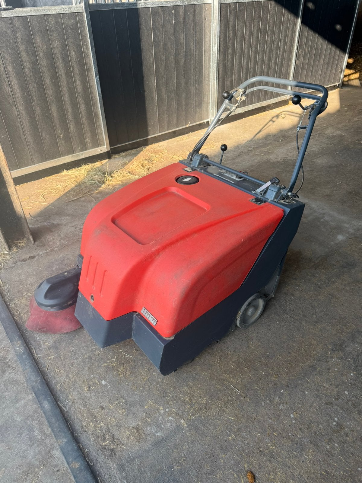 Veegmachine Hako, Tuin en Terras, Veegmachines, Ophalen, Gebruikt