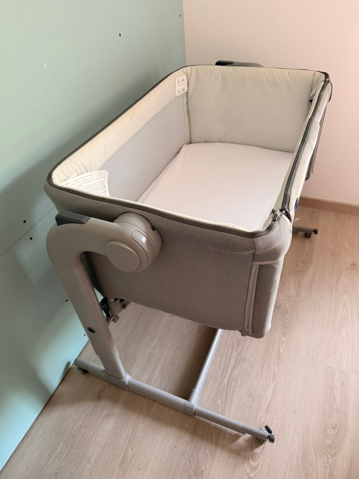 Co-sleeper wieg chicco next2me magic, Enfants & Bébés, Enlèvement, Utilisé, Berceau