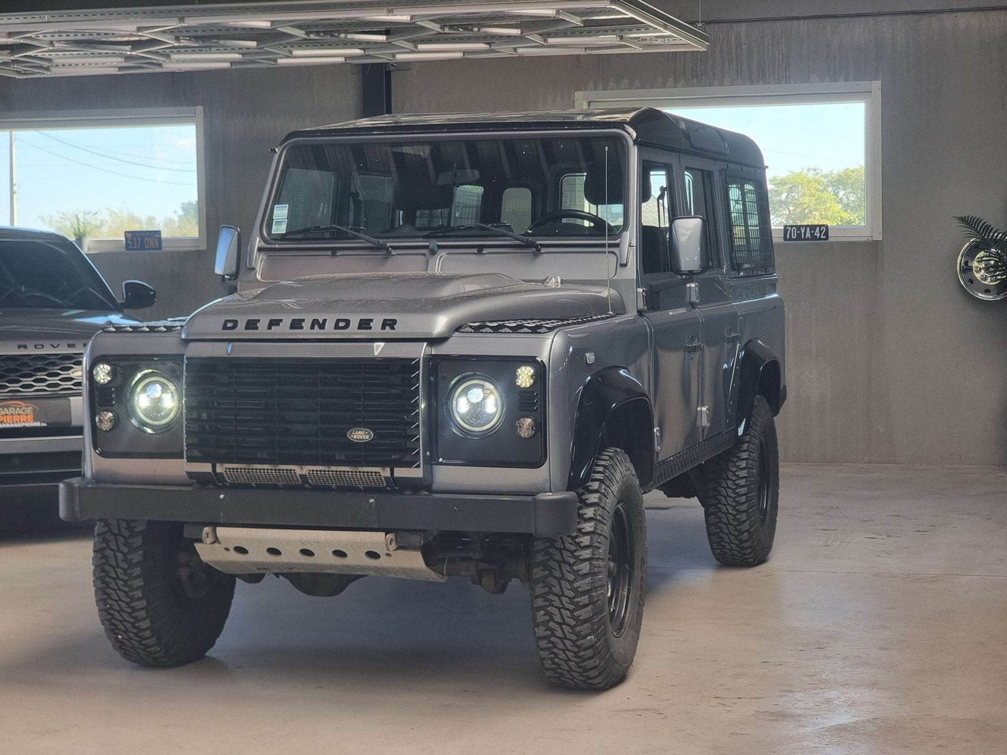 Land Rover Defender 2.2 Turbo - D E DPF * NEW MOTEUR * 72.00, Autos, Euro 5, Achat, https://public.car-pass.be/vhr/9cd9da71-52f9-45d9-bde2-99a9c1cf911d