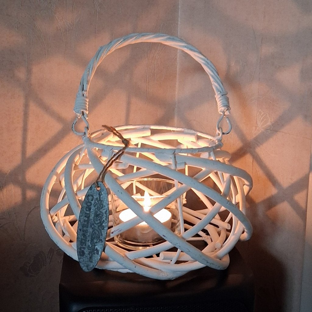 witte rotan lantaarn / kaarsenhouder (Kerstdecoratie), Ophalen, Natuurlijk materiaal, Zo goed als nieuw, 12 cm