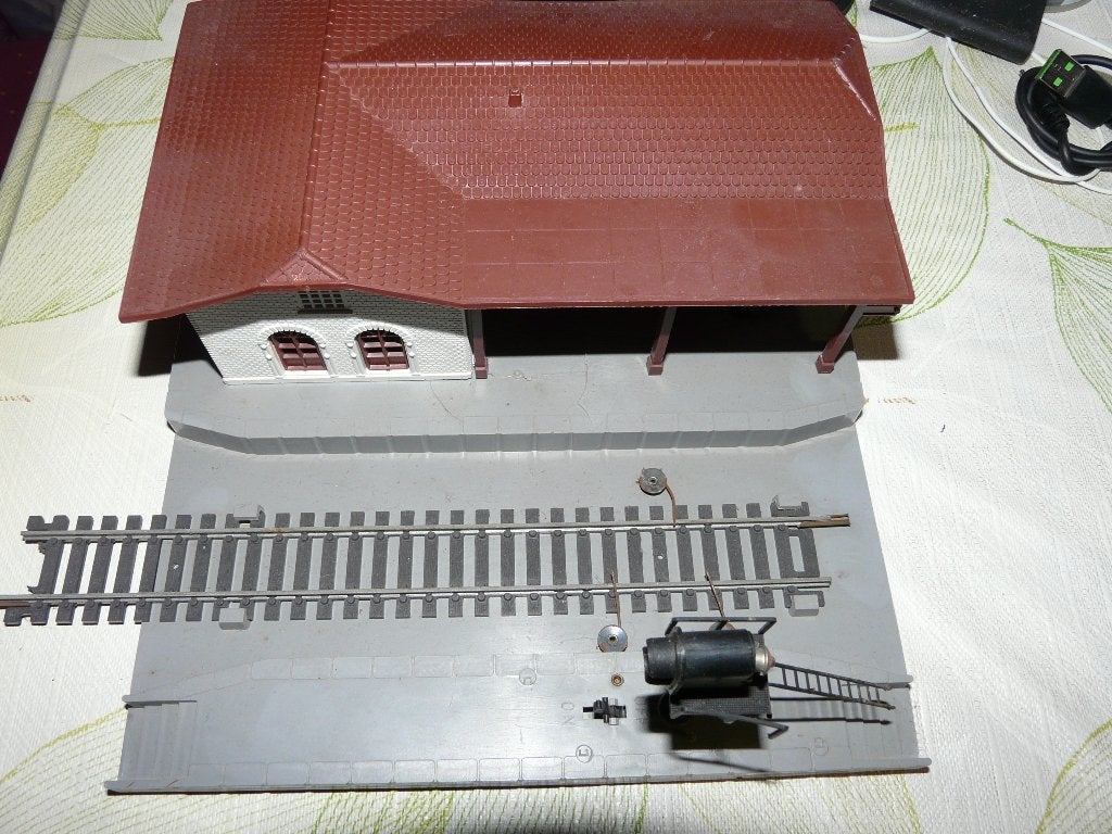 CLIMA BUSSTATION MET SEMAFOOR 1/87, Hobby en Vrije tijd, Modeltreinen | H0, Verzenden, Gelijkstroom of Wisselstroom, Brug, Tunnel of Gebouw
