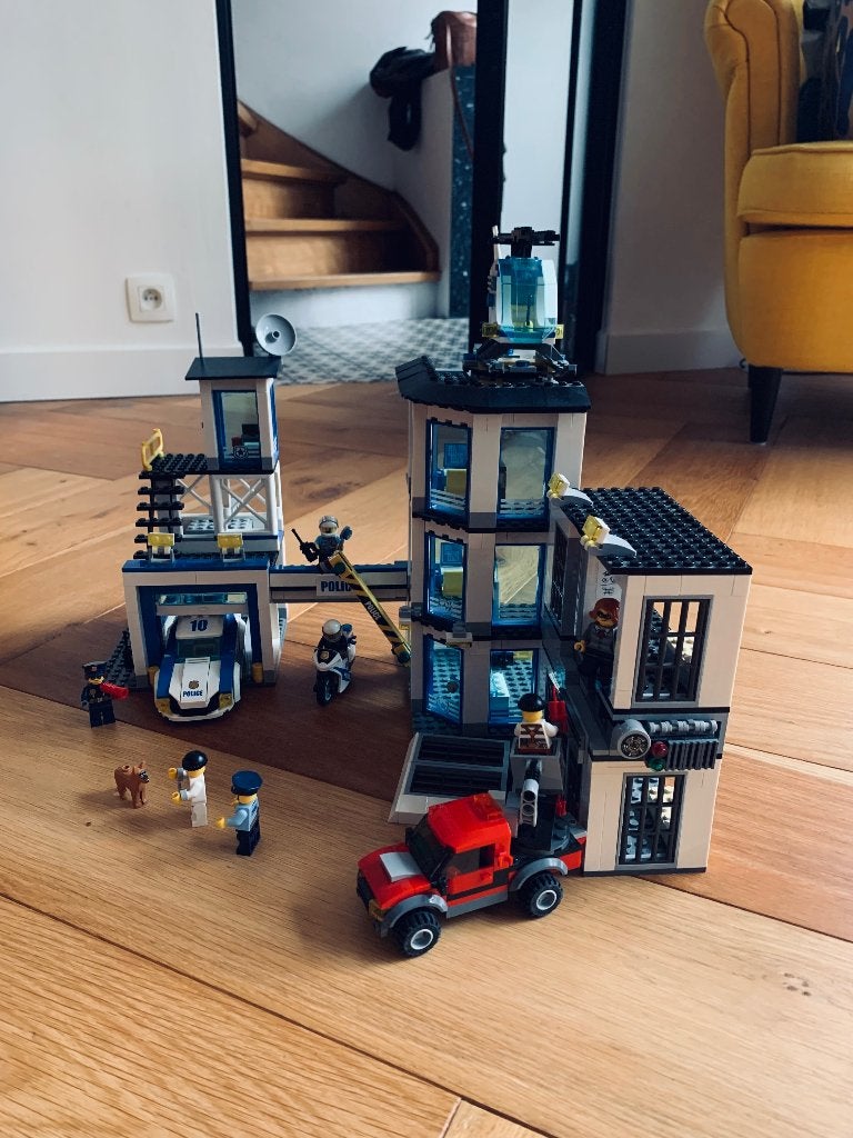 Politiekantoor Lego 60141, Kinderen en Baby's, Ophalen, Lego, Zo goed als nieuw, Compleet
