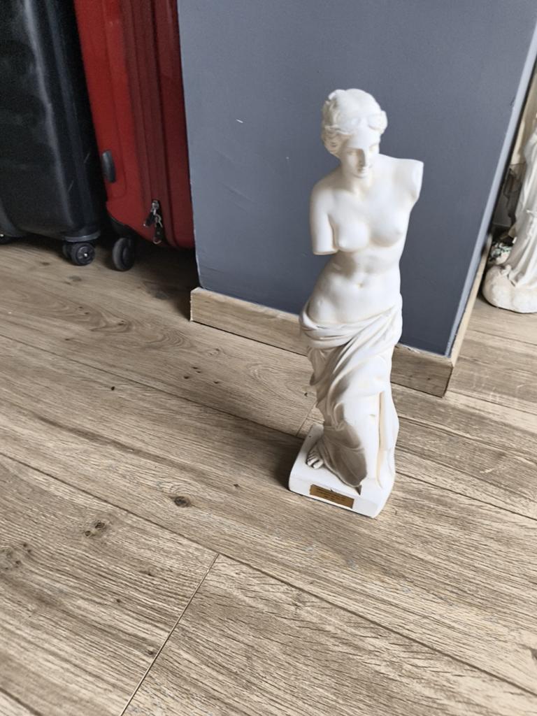 Statut Aphrodite, Antiquités & Art, Enlèvement