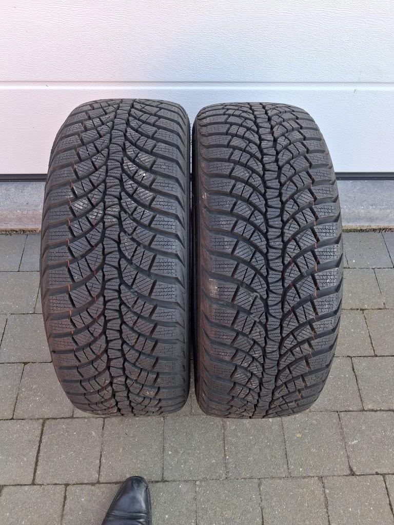 2 Winterbanden Kumko 225 / 50 R 17  (( Als nieuw )), Auto-onderdelen, Banden en Velgen, Ophalen, Winterbanden