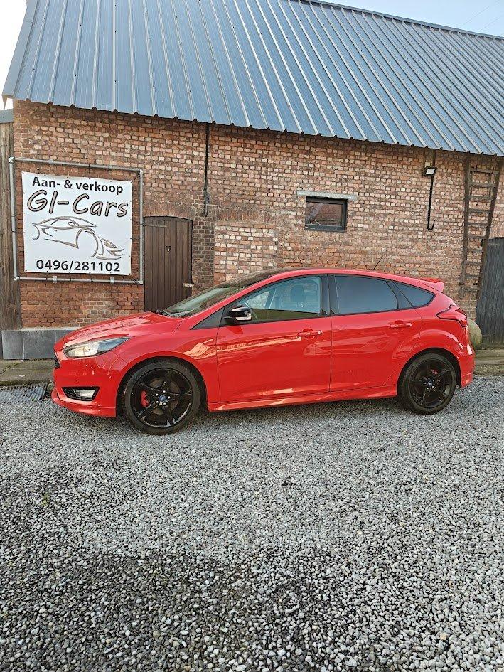 Ford Focus RED-BLACK " EDITION" SPORT 1.5 motor 150PK, Auto's, Stof, 4 cilinders, 127 g/km, 5 deurs