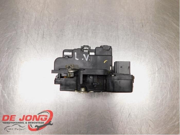 Deurslot Mechaniek 4Deurs links-voor van een Opel Antara, Gebruikt, -, -, Opel