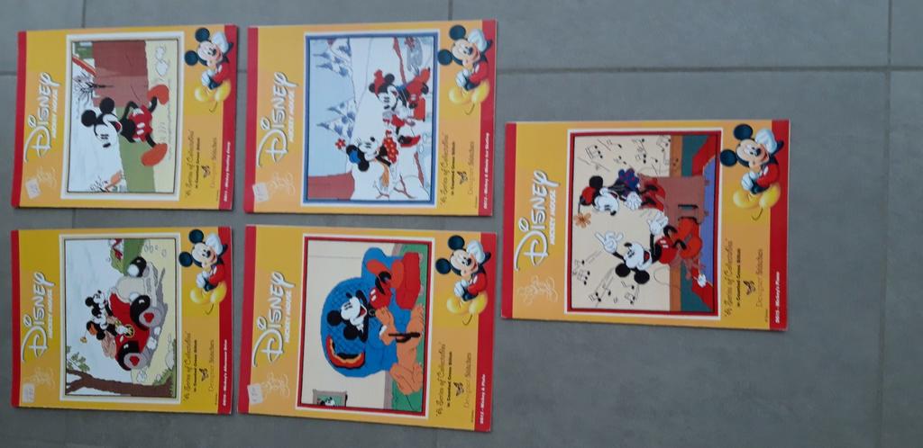 Pakketje kruissteek patroontjes, Mickey Mouse, Hobby en Vrije tijd, Ophalen, Zo goed als nieuw