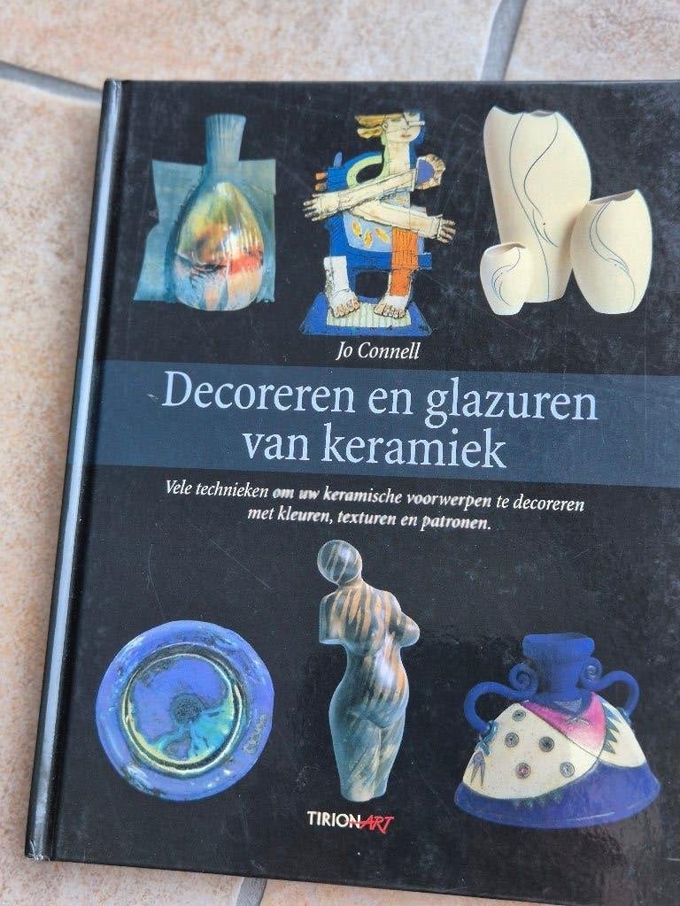 Jo Connell - Decoreren en glazuren van keramiek. Nieuwstaat., Hobby & Loisirs créatifs, Poterie, Comme neuf, Enlèvement ou Envoi
