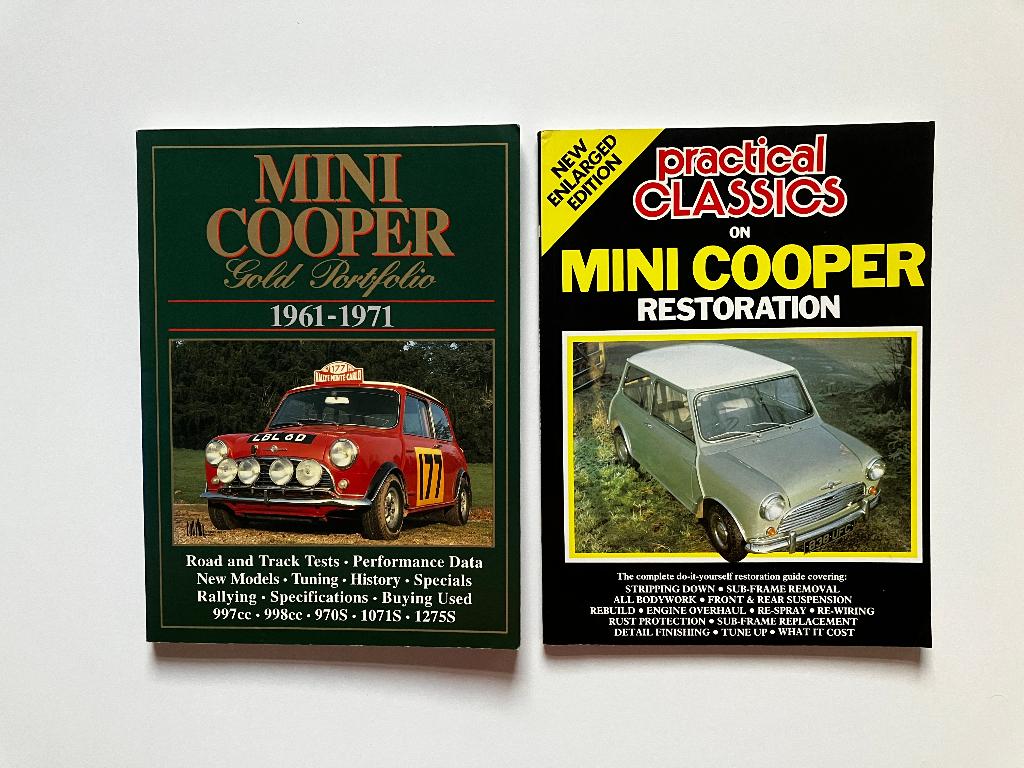 MINI COOPER Gold Portfolio & Practical Classics restoration, Boeken, Ophalen of Verzenden, Gelezen, Overige merken