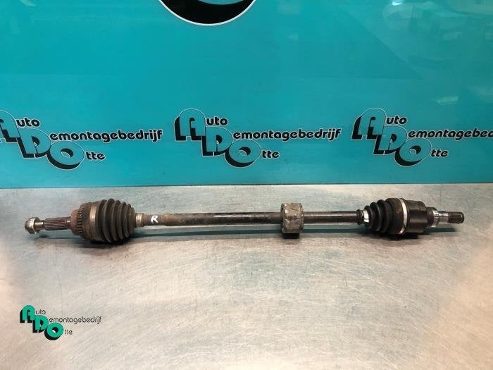 Aandrijfas rechts-voor van een Nissan Pixo (Pixo 09-), Gebruikt, -, -, Ophalen of Verzenden