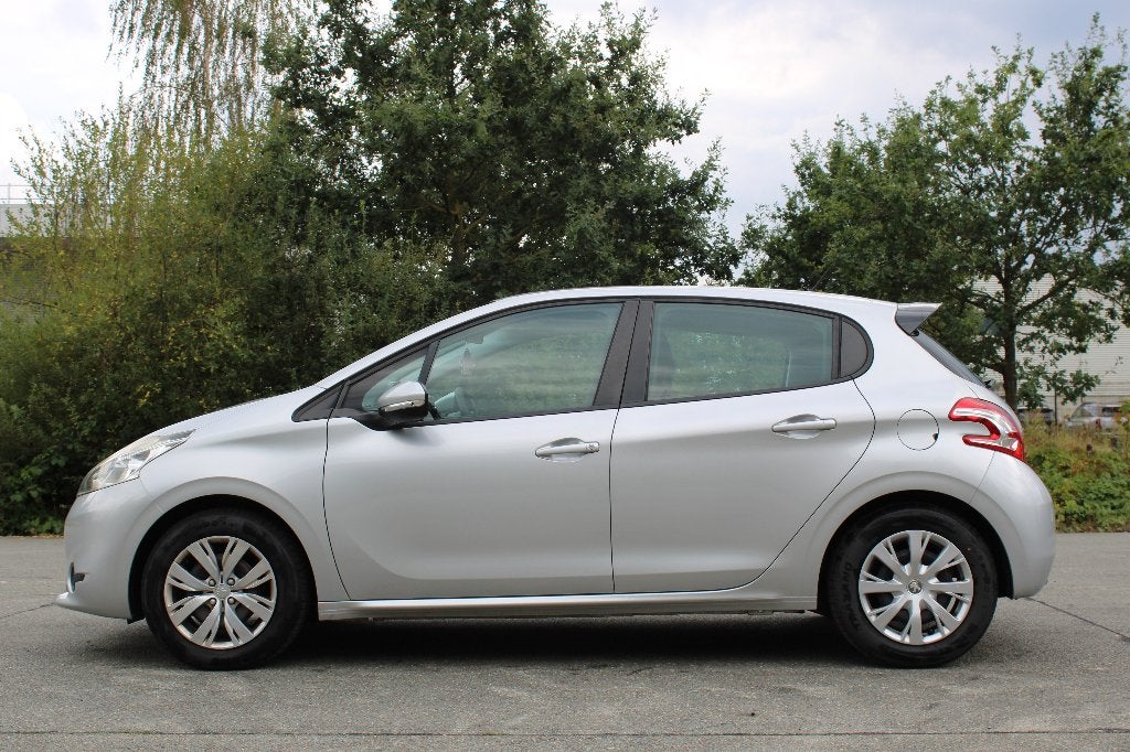 Peugeot 208, Autos, 50 kW, Entreprise, Noir, 5 portes