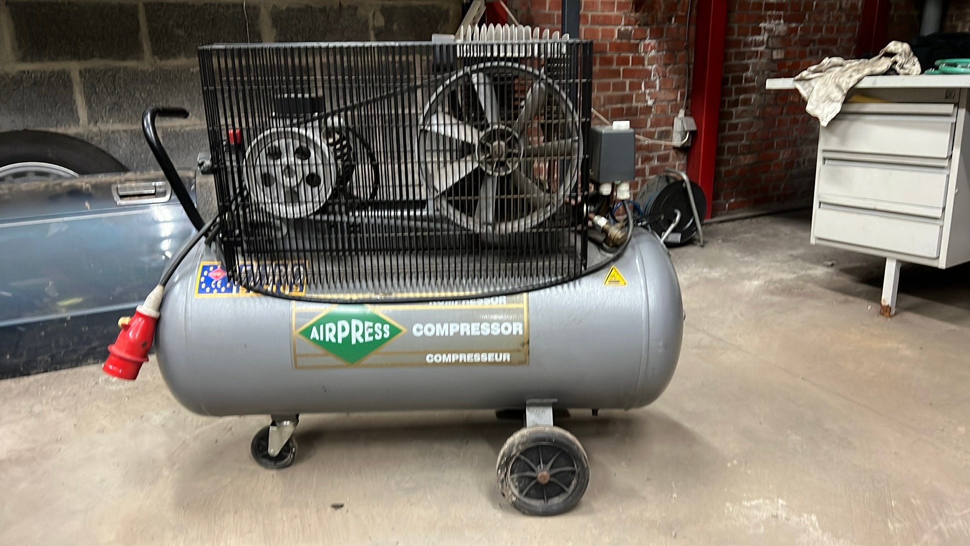 Airpress compressor HK 425/100, Doe-het-zelf en Bouw, Compressors, Ophalen, Gebruikt, 6 tot 10 bar, 25 tot 100 liter