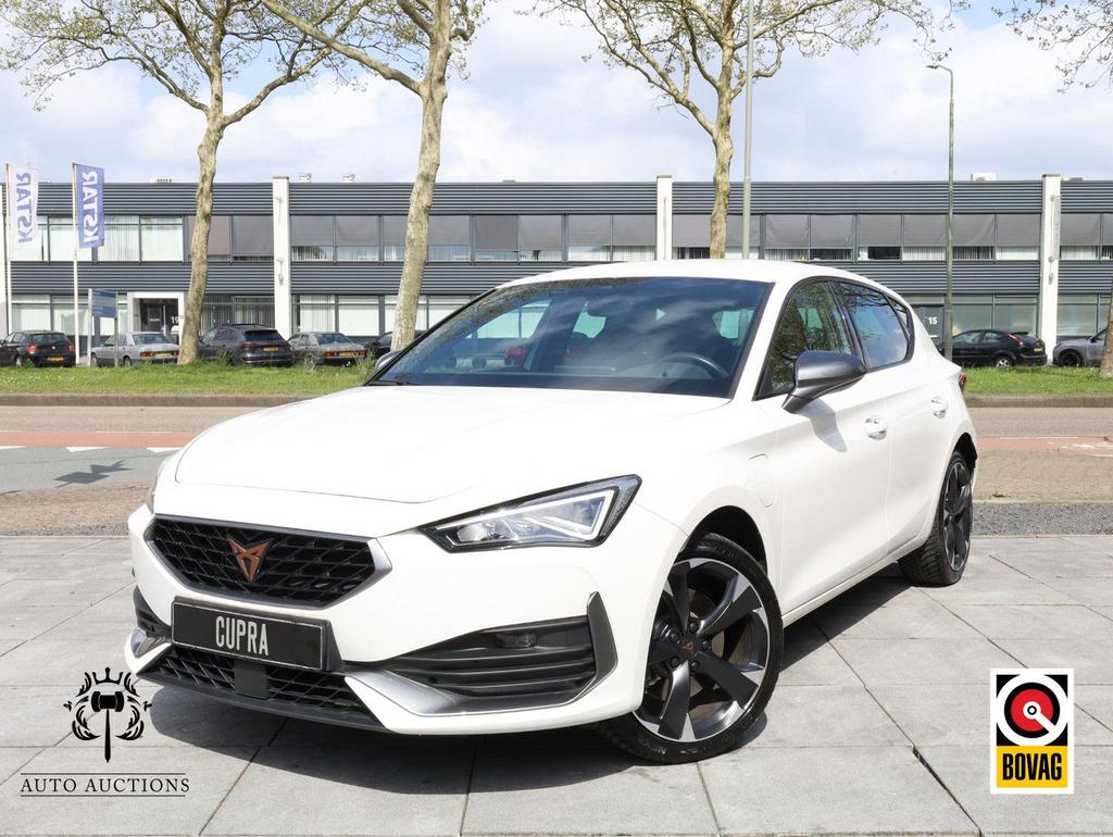 Cupra Leon 1.4 e-Hybrid VZ Keyless Go & Entry | Getint Glas, Autos, Cupra, Entreprise, Born, Hybride Électrique/Essence, Carnet d'entretien