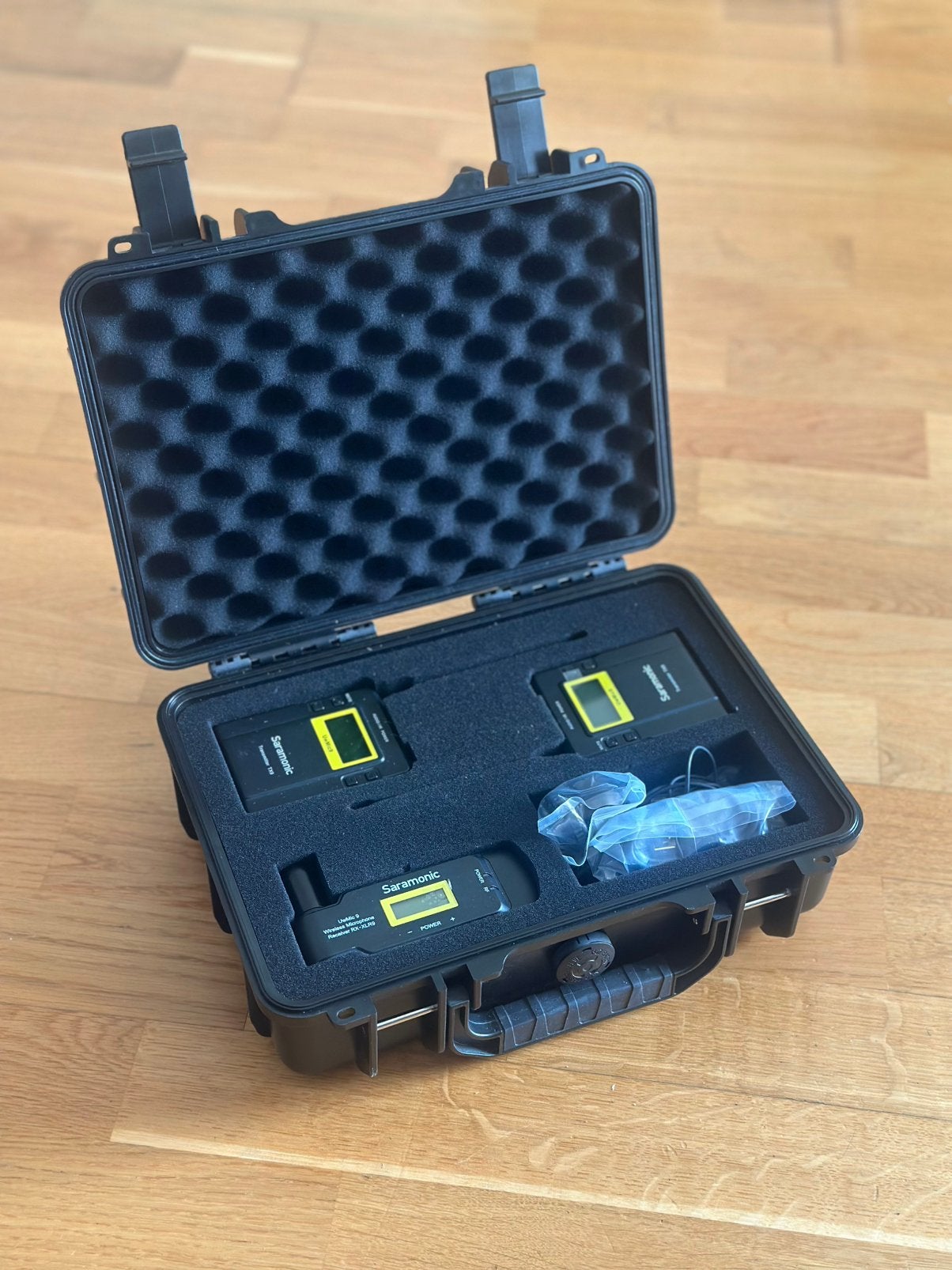 Saramonic UwMic9 Kit 2 — 2 draadloze HF-microfoons + hoesje, Muziek en Instrumenten, Ophalen of Verzenden, Zo goed als nieuw, Draadloos
