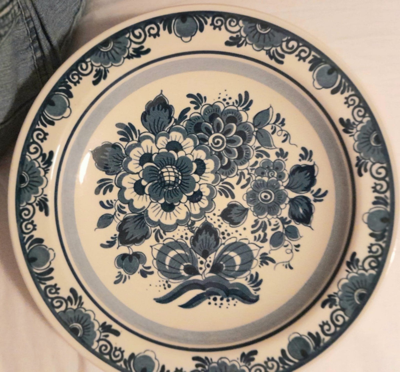 Delfts bord handgeschilderd 23cm. zeer goede staat, Antiek en Kunst, Ophalen of Verzenden