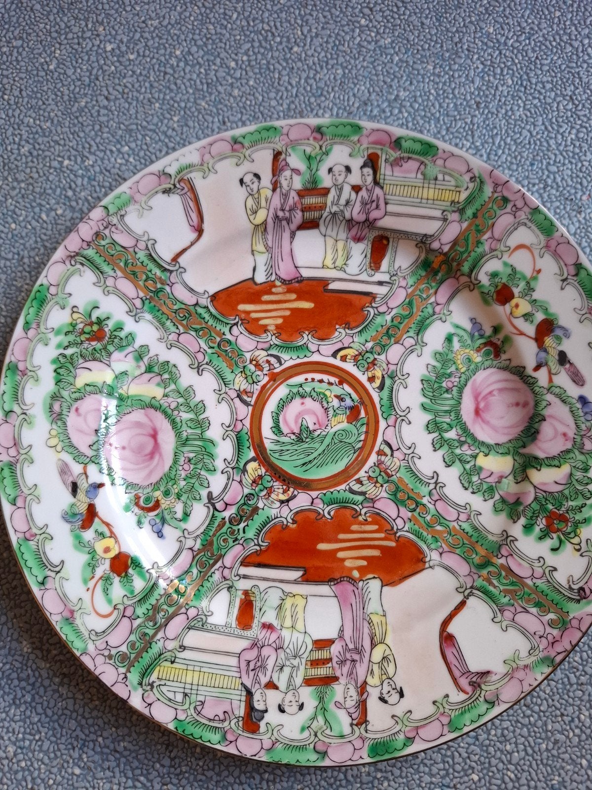 Handgeschilderd chinees porseleinen bord., Antiek en Kunst, Ophalen