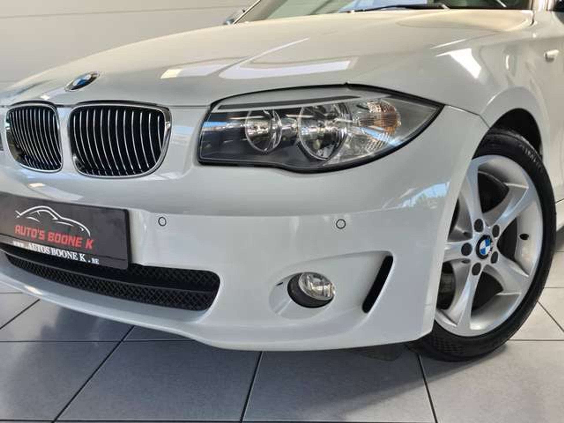 BMW 120 / Cabrio / 120i 170pk / Leder / Navigatie / Edition, Auto's, 1 Reeks, Zwart, 4 cilinders, Cabriolet
