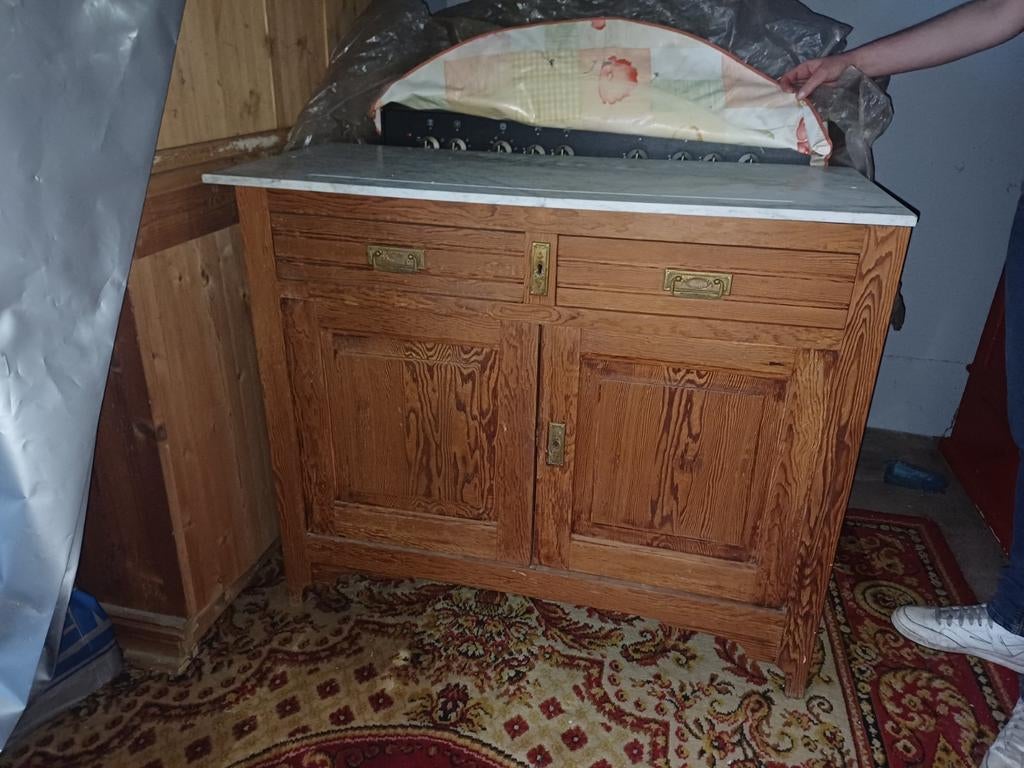Antieke commode, Enlèvement