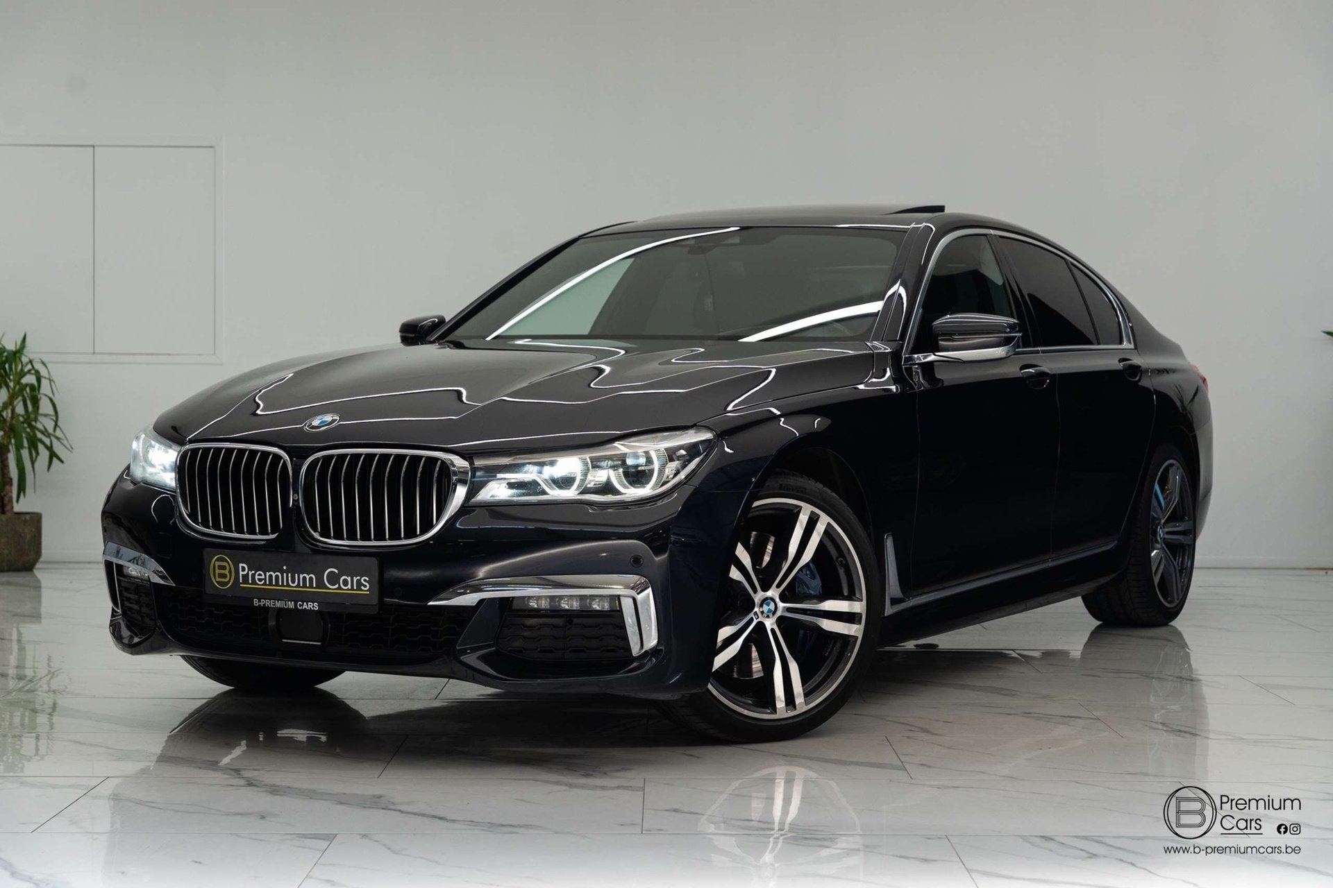 BMW 740 d M-pack Individual! FULL OPTIONS! Carbon core!, Automaat, Gebruikt, Euro 6, 2993 cc
