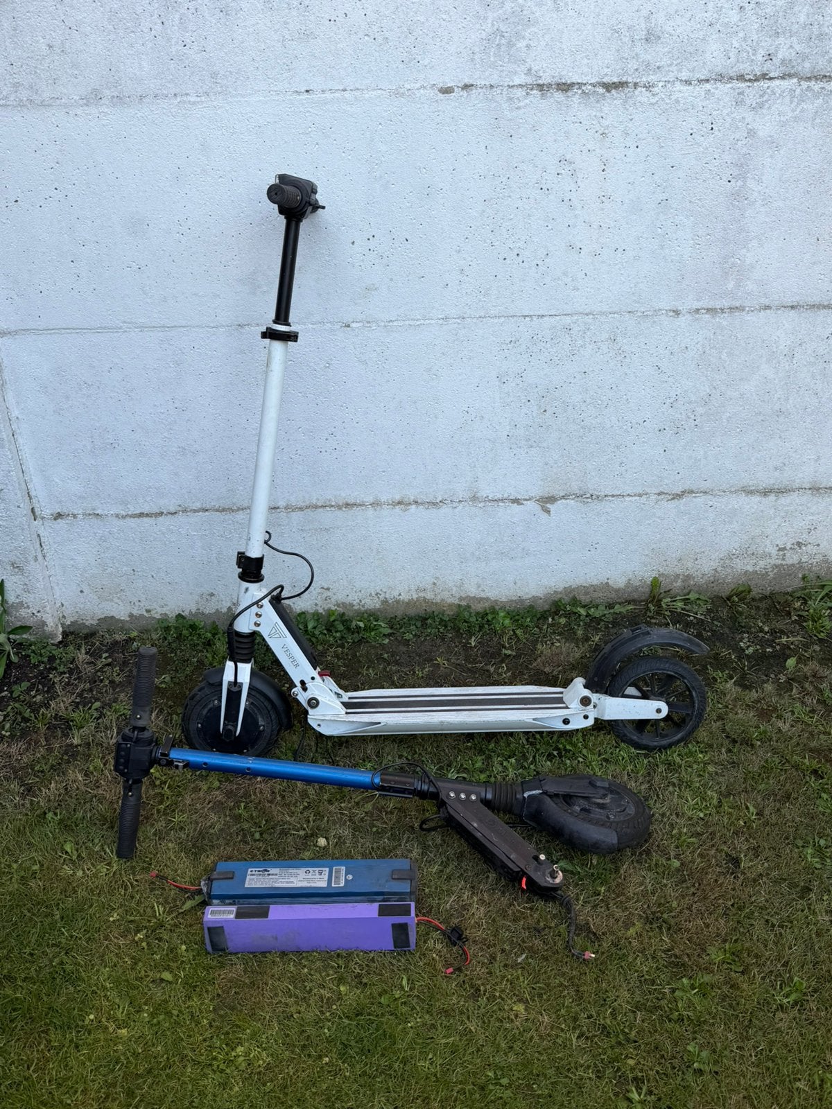 2 trotinettes pour piece ou reparer, Vélos & Vélomoteurs, Trottinettes, Enlèvement, Comme neuf