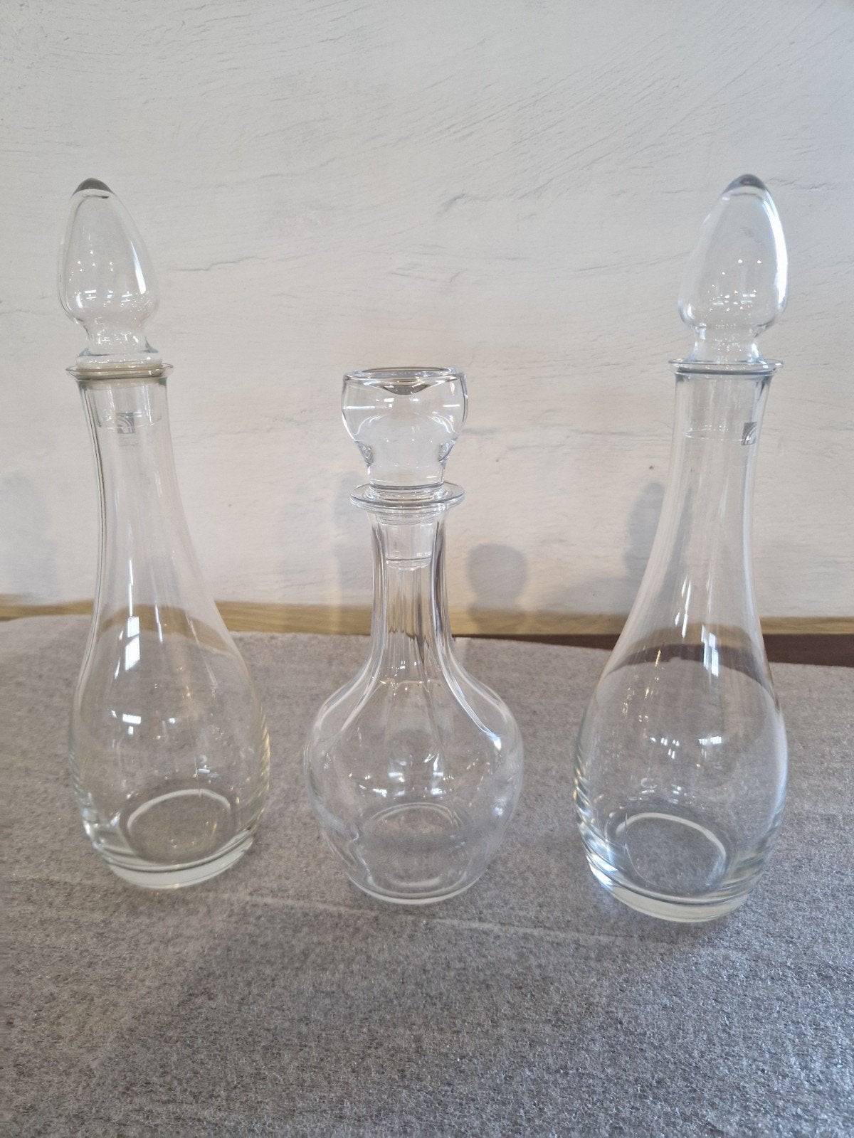 3 carafes, Enlèvement