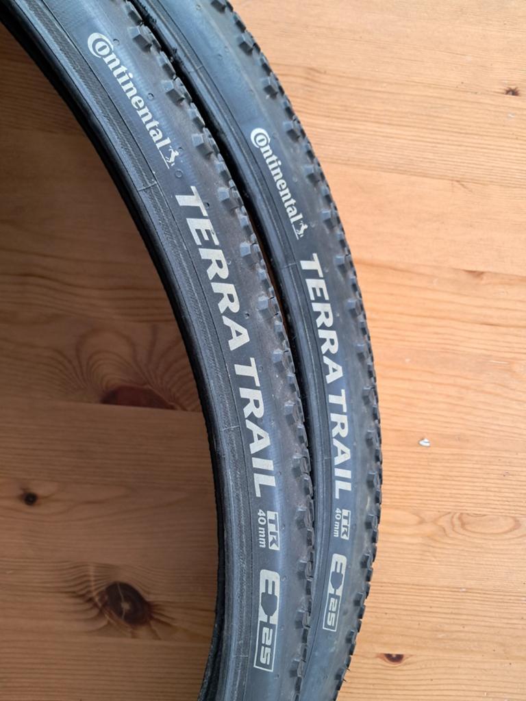 Paire de pneus Continental Terra Trail 40mm, Enlèvement ou Envoi, Utilisé